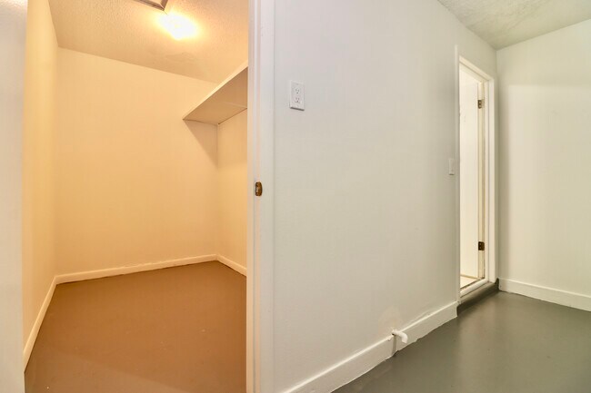 Building Photo - 1232 Amble Ln