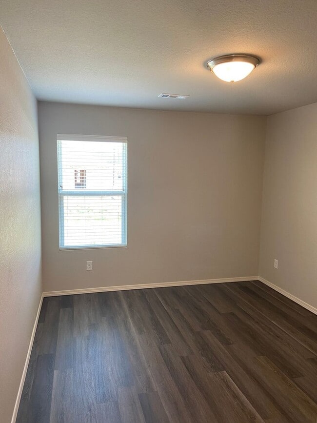 Building Photo - Three Bedroom | Two Bath Home in Conrad Court