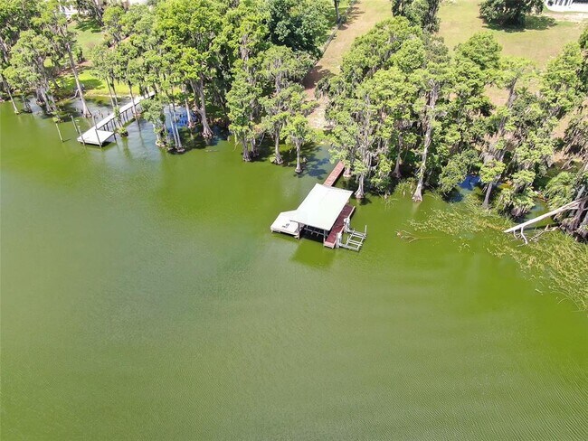 Building Photo - 11921 Fort King Hwy