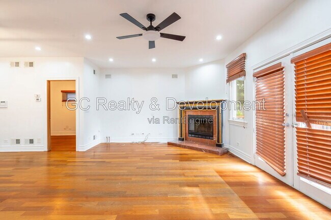 Building Photo - 3735 N Tripp Ave