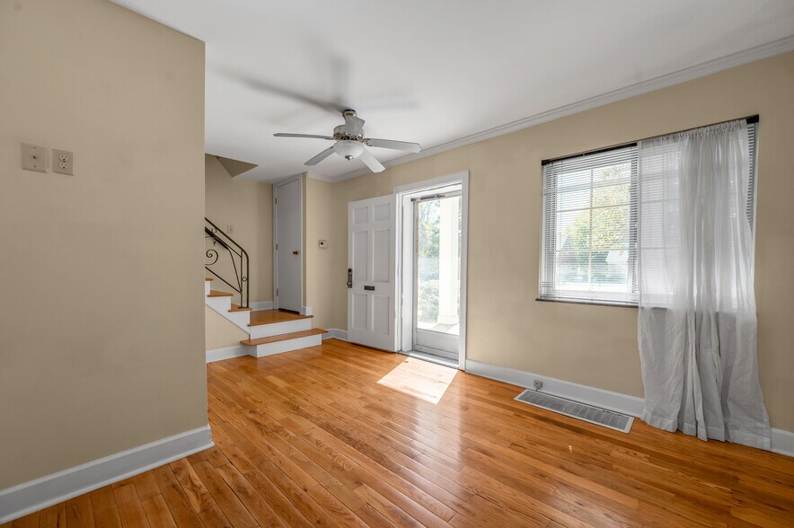 Building Photo - 1149 Cooper Dr