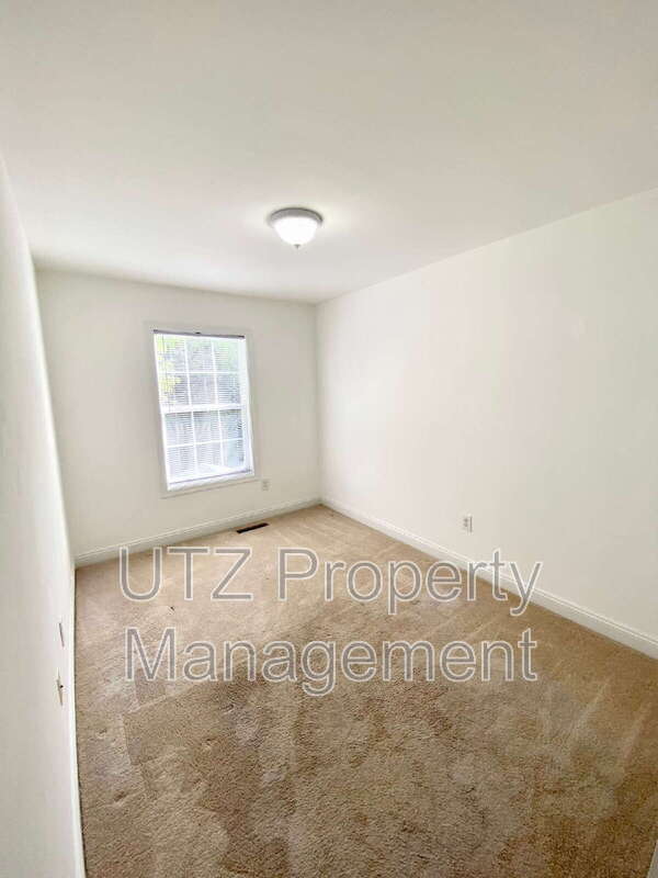 Building Photo - 538 Wellington Ct