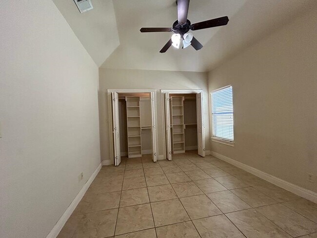Building Photo - 3335 Hagen Lp