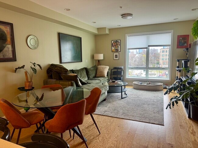 Building Photo - 15 Guild St