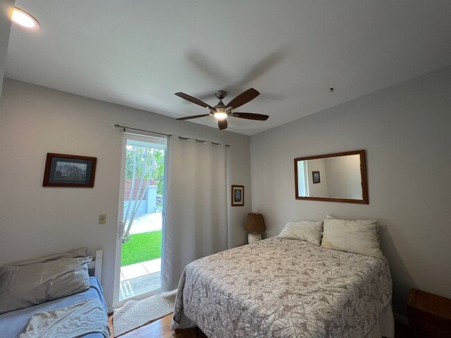 Building Photo - 864 Aalapapa Dr