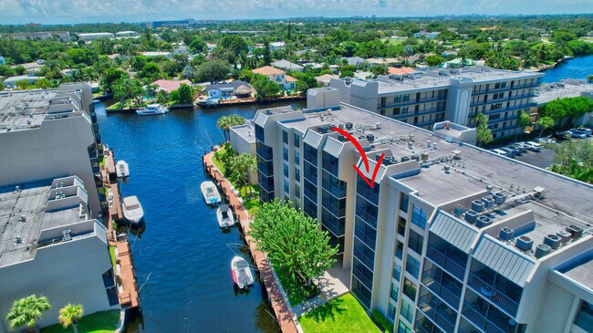 Building Photo - 17 Royal Palm Way