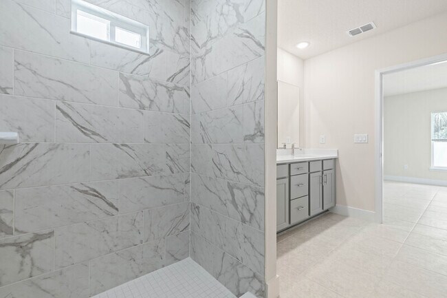 Building Photo - 11 Portia Ln