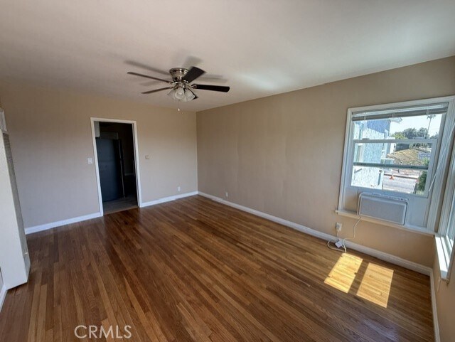 Building Photo - 1002 N Glenoaks Blvd