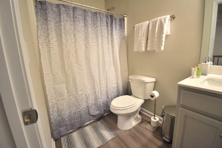 Building Photo - 281 Turtle Creek Dr