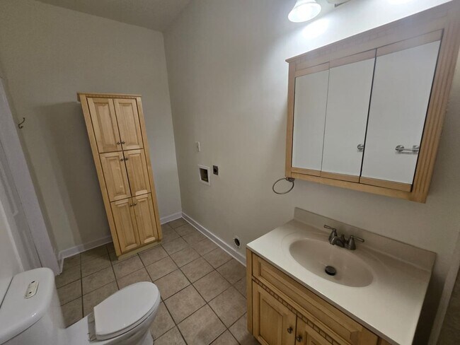 Building Photo - 1228 Virginia Blvd