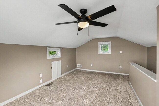 Building Photo - 251 Edgewood Dr