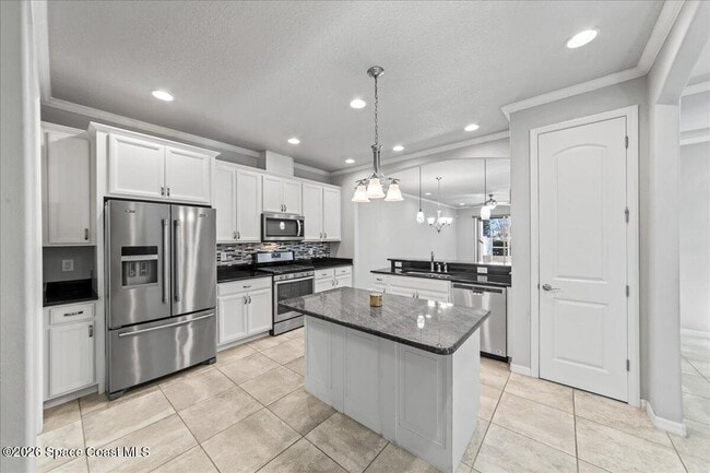 Building Photo - 7823 Loren Cove Dr