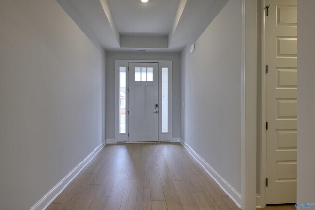 Building Photo - 190 Clift Crk Dr