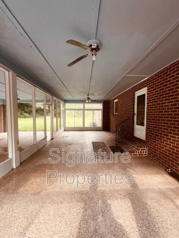 Building Photo - 13225 Old Happy Hill Rd