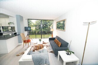Building Photo - 2 bedroom in Sunny Isles Beach FL 33060