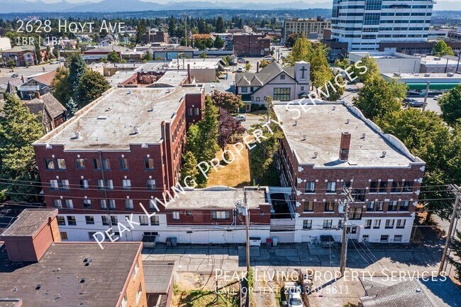 Building Photo - Bayside Collection - Spacious 1bd 1ba in D...