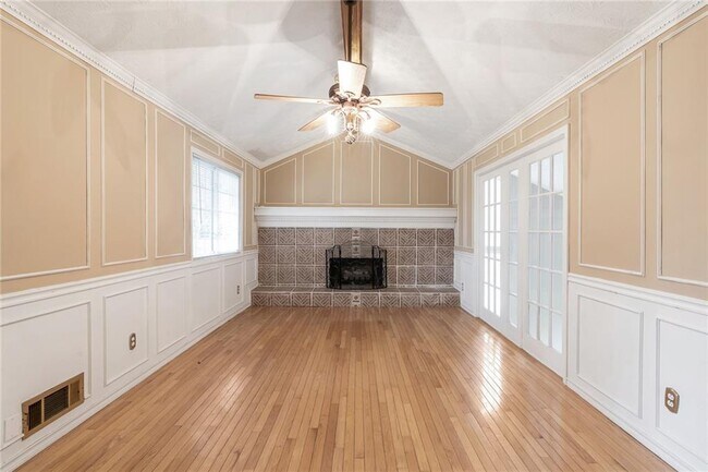 Building Photo - 131 Arrowood Ln