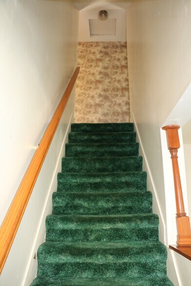 Second Level - 525 N 5th St