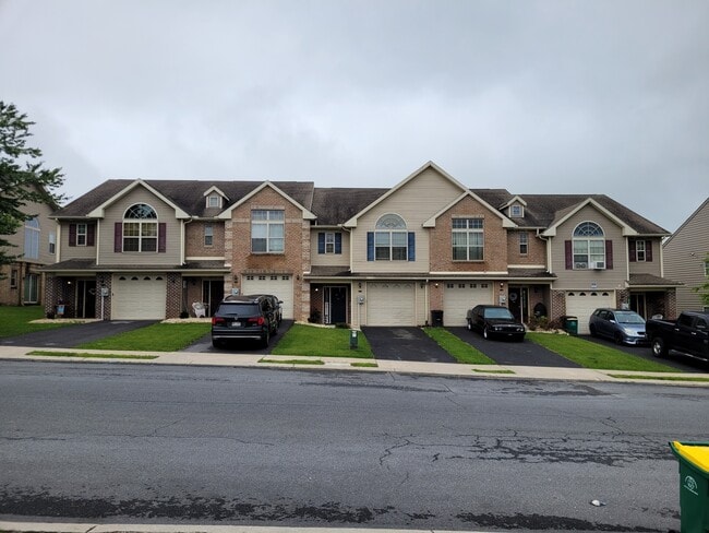 Primary Photo - 368 Channing Dr