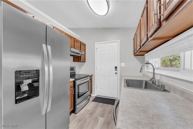 Building Photo - 14208 Sheldon Rd