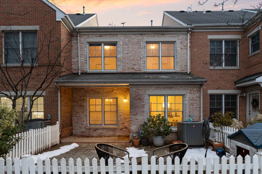 Building Photo - 36 Independence Way