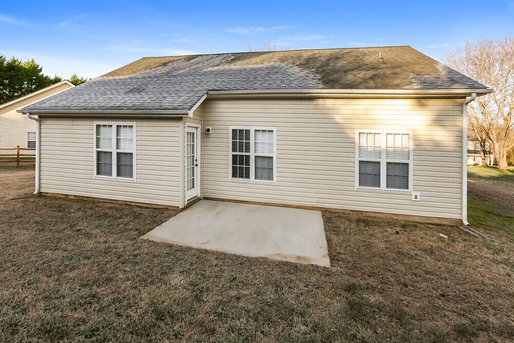 Building Photo - 1039 Sandy Point Dr SW