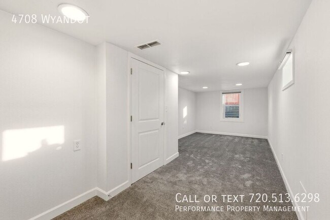 Building Photo - 4708 Wyandot St