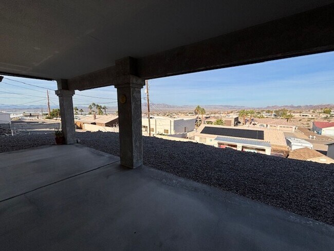 Building Photo - 3 Bedroom - 2 Bath Home