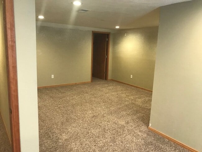 Building Photo - COMING SOON !! Two Story Home By Old Sundance Golf Course