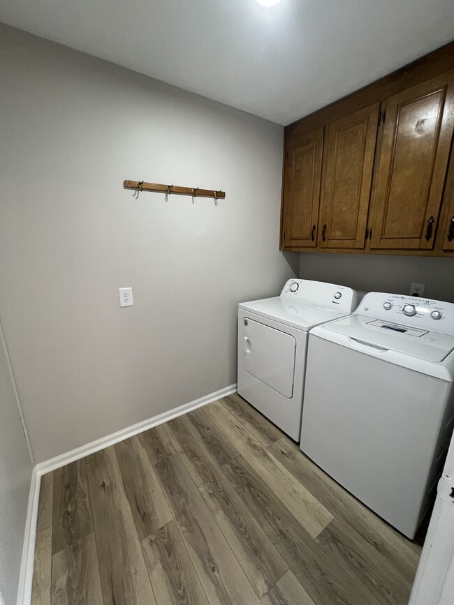 Building Photo - 1051 Crooked Creek Rd