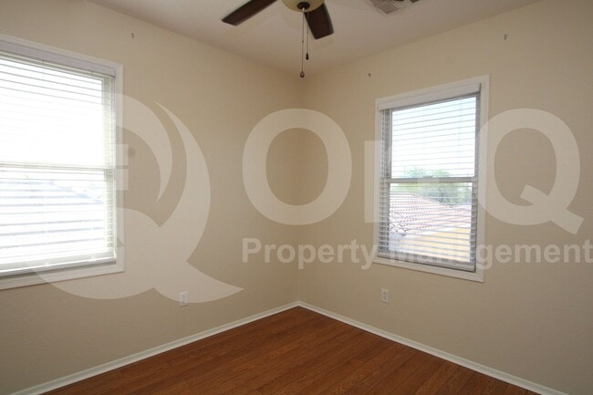 Building Photo - 1366 S Sabino Dr