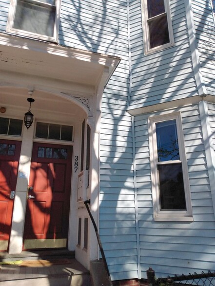 Building Photo - 389 Columbia St