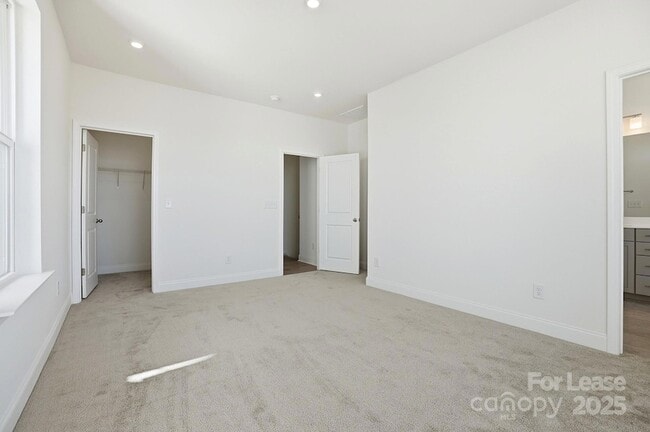 Building Photo - 3224 Drift St