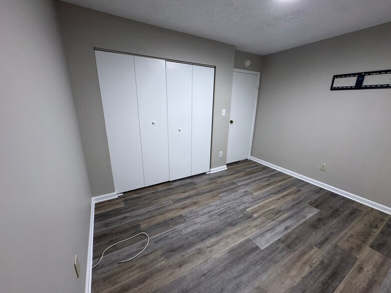 Building Photo - 3209 Joanne Dr