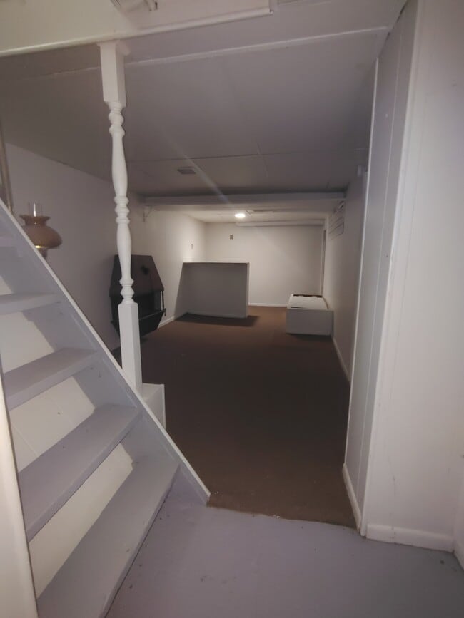 Building Photo - 325 Gilbert Terrace
