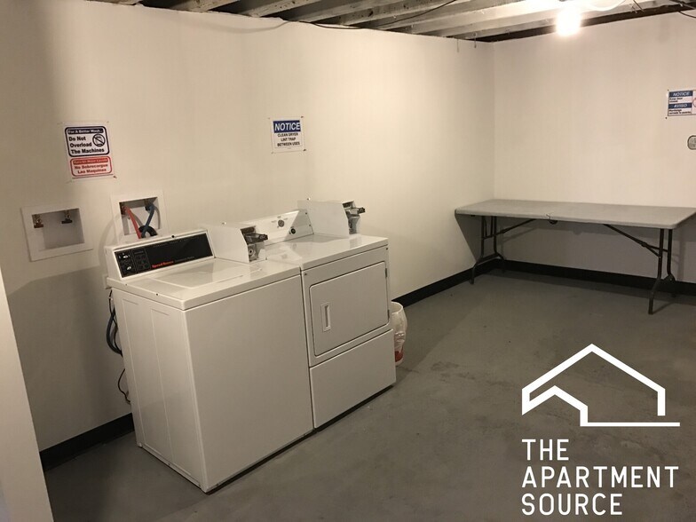 Building Photo - 2215 S Albany Ave