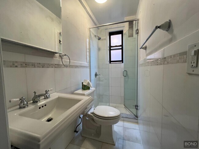 Building Photo - 115 E 92nd St