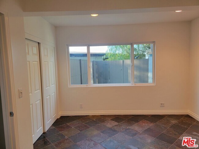 Building Photo - 4218 Vanetta Dr