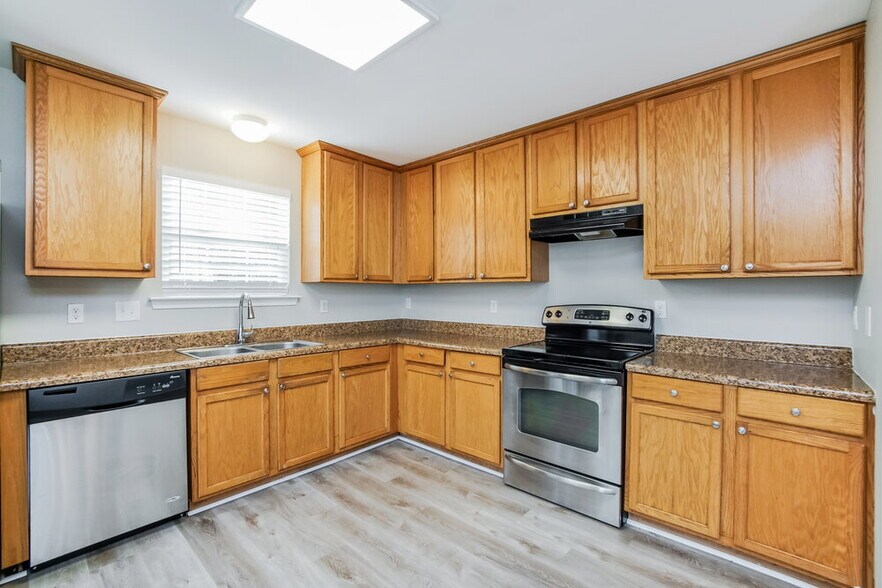 Building Photo - 4009 Laurel Glen Dr