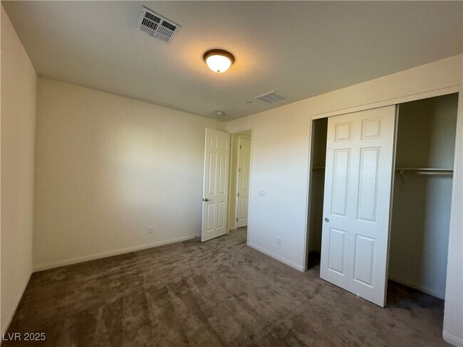 Building Photo - 11747 Emerald Lk Ave