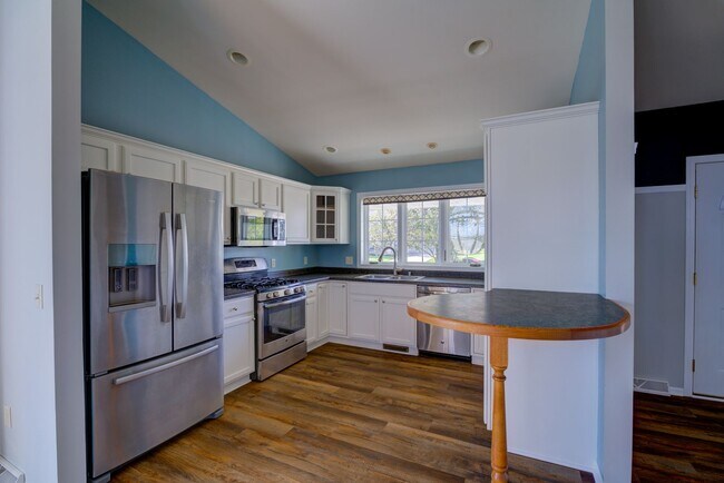 Building Photo - 2770 Sunflower Dr