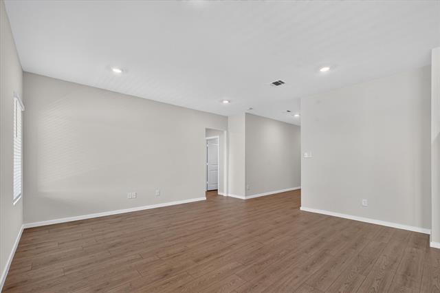 Building Photo - 503 Red Dr