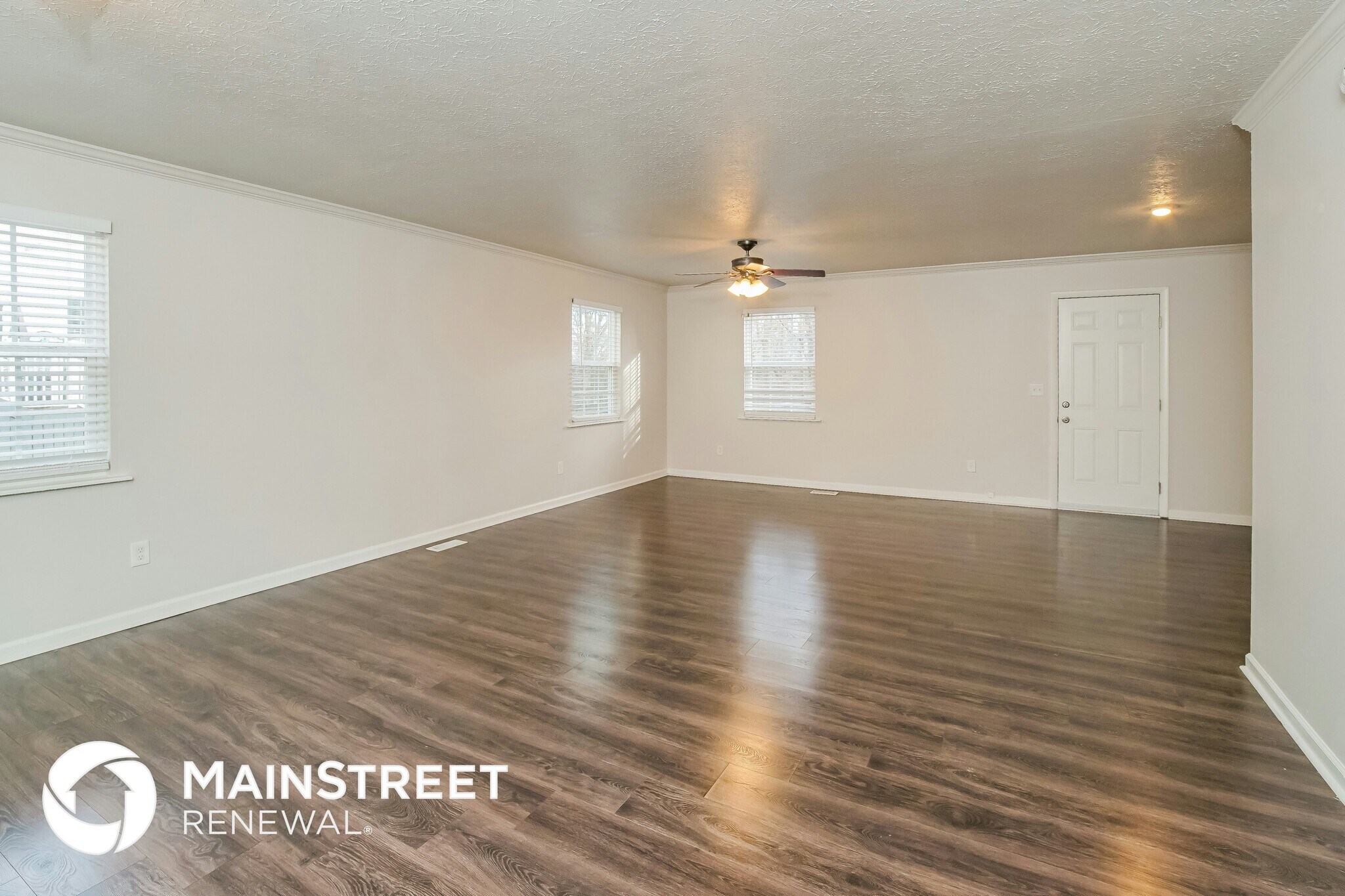 Building Photo - 1616 Summerhill Dr