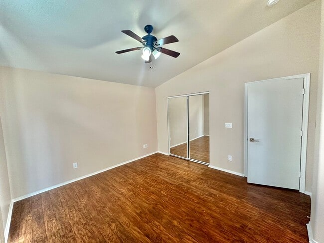 Building Photo - Darling one story home