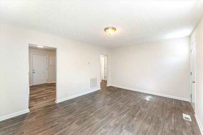 Building Photo - 158 Hamilton Cir