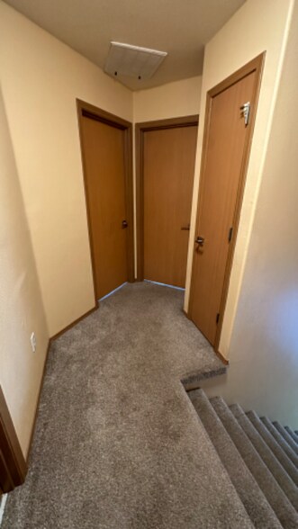 Building Photo - 8421 NE 36th St