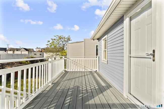 Building Photo - 75 Commercial St