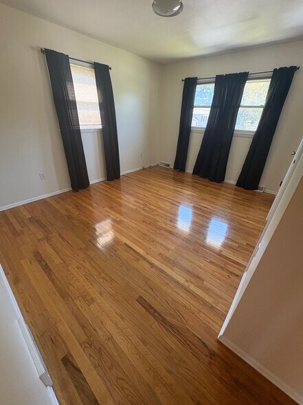 Building Photo - 7 Apple Blossom Ln