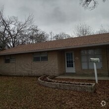 Building Photo - 5884 Crestway Ave