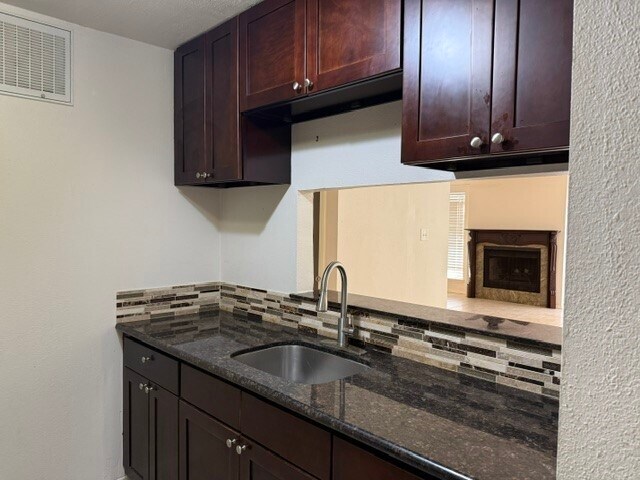 Building Photo - 6701 Sands Point Dr
